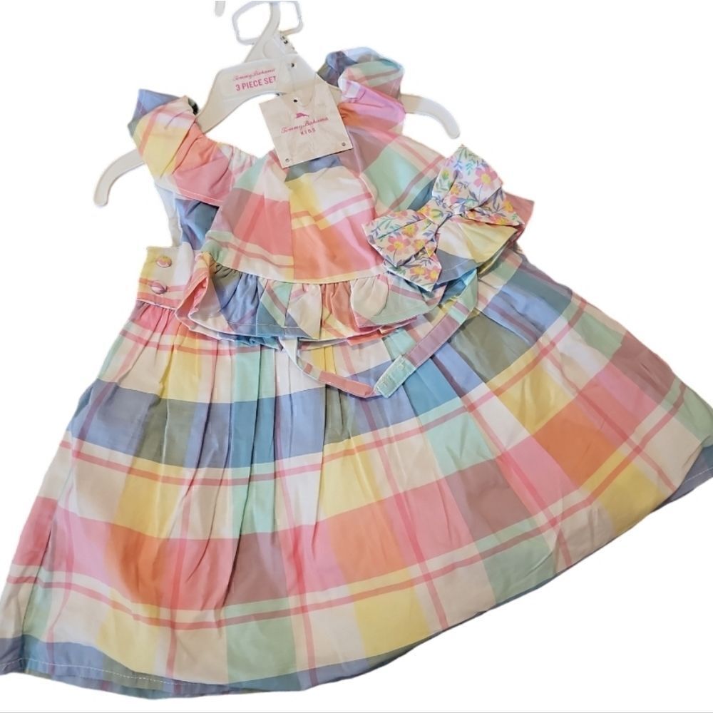 Beautiful 3 piece Tommy Bahama Dress Set.